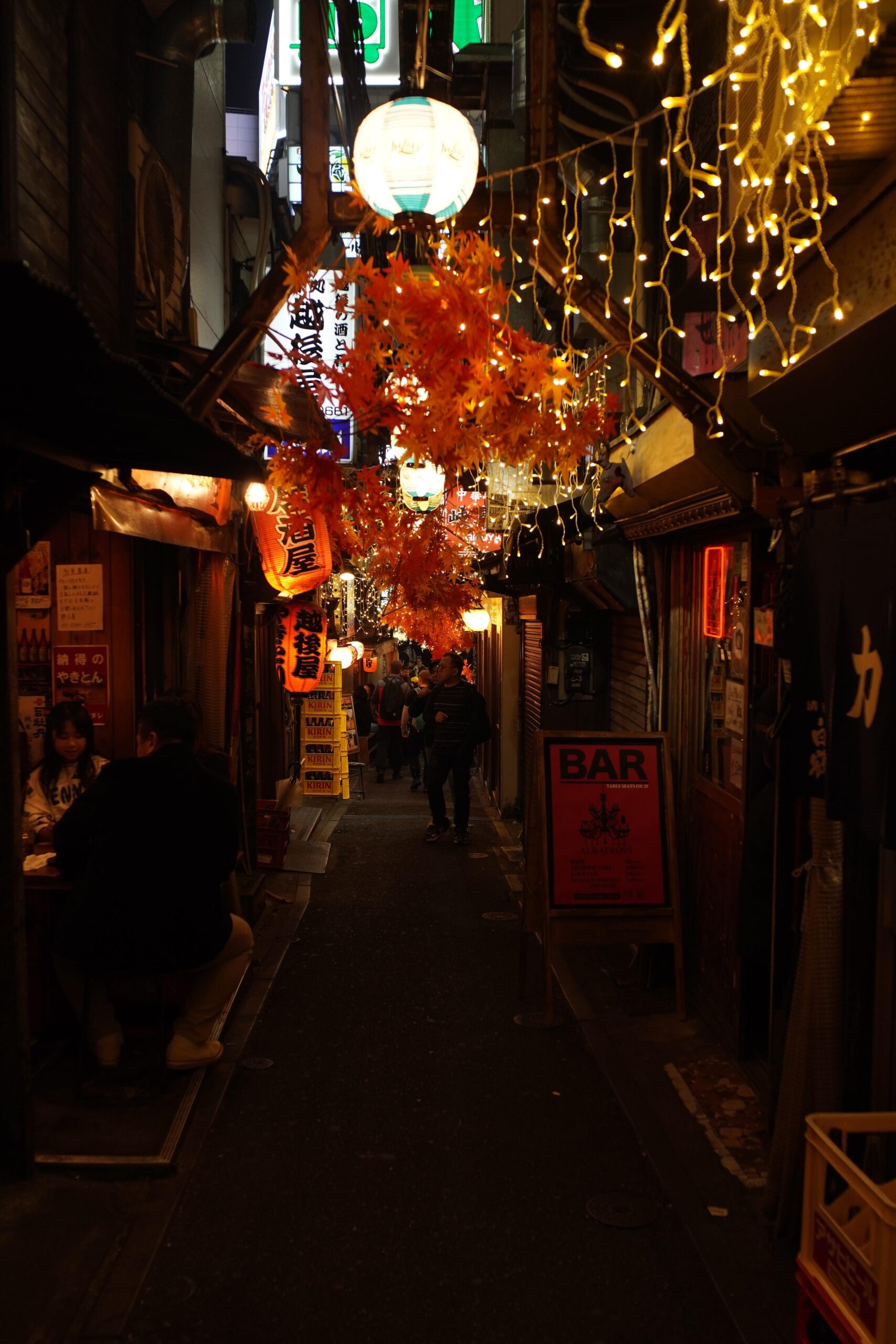 東京と富士山のミニチュア風写真集: 「最初の写真はゴジラ視点」