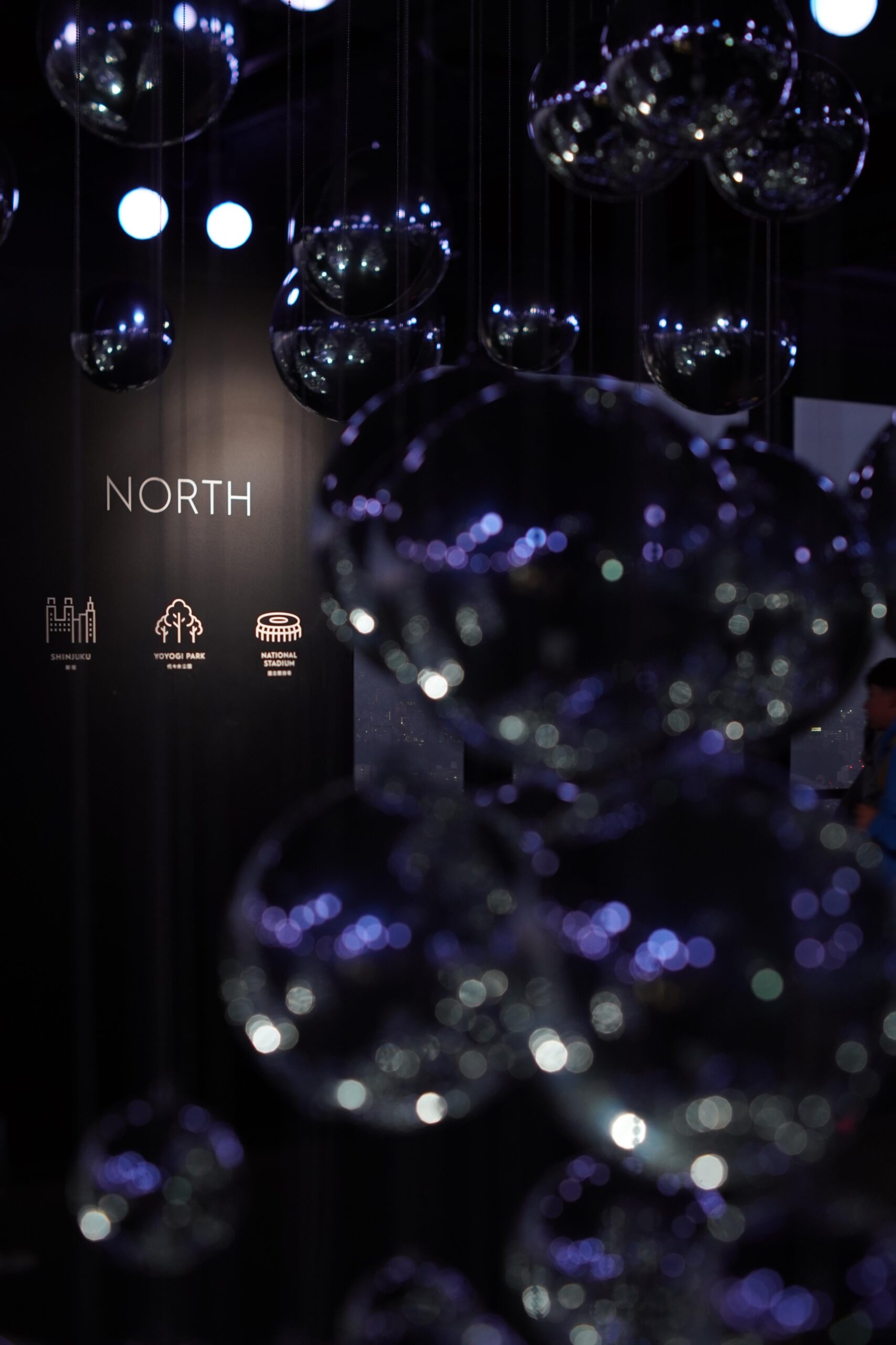 東京と富士山のミニチュア風写真集: 「最初の写真はゴジラ視点」