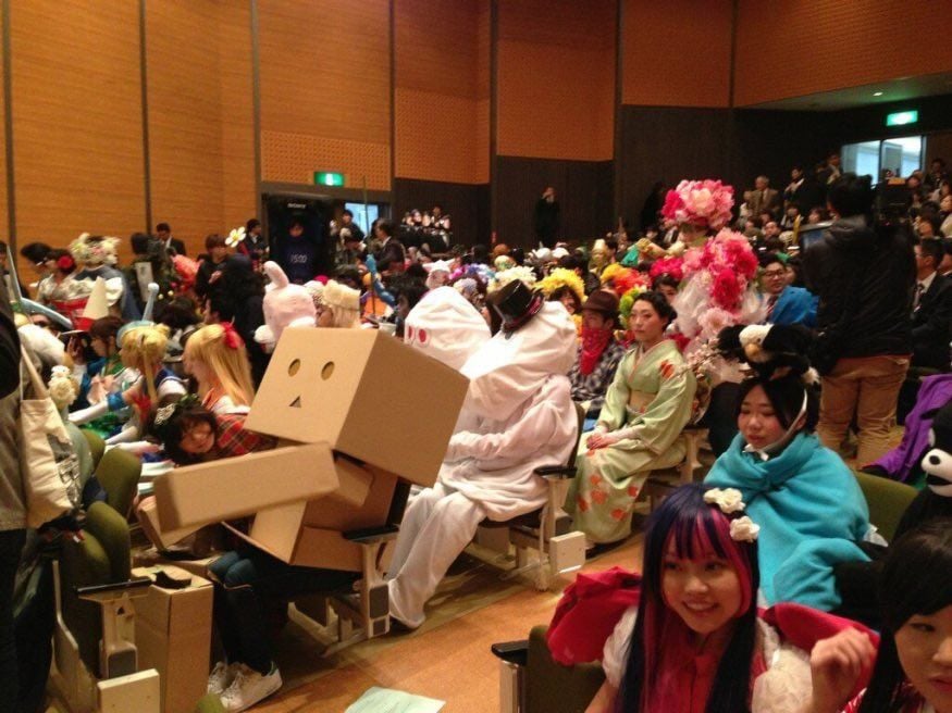 京都大学の卒業式では自由な衣装: 「これが大学での卒業式の醍醐味」
